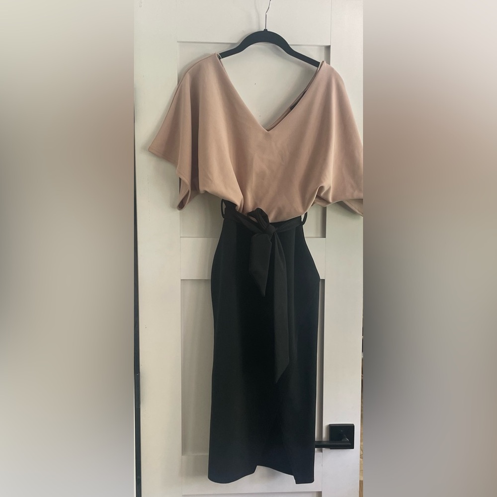 NWT Quiz Batwing midi dress Black/neutral sz 4